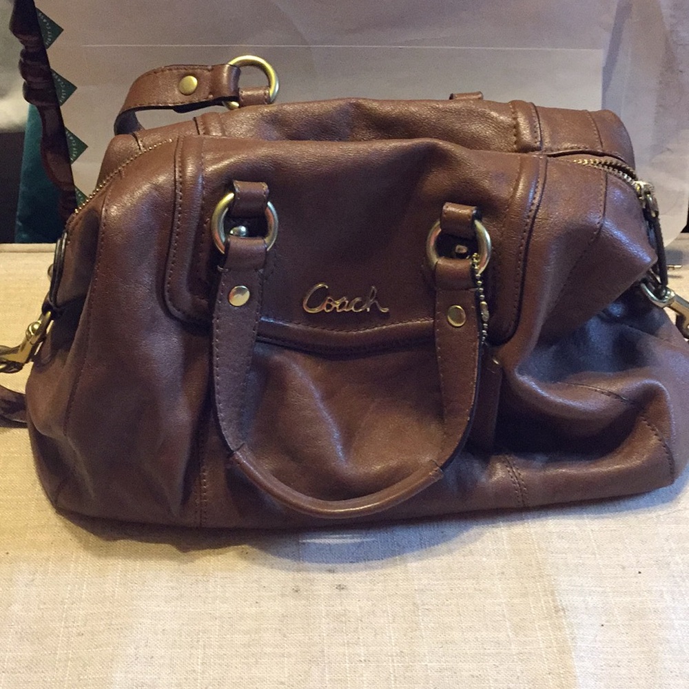 Coach purse! Barely used like new!